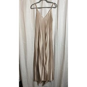 Italian Style Champagne Gold Pleated Satin Maxi Dress V-Neck Spaghetti Strap M